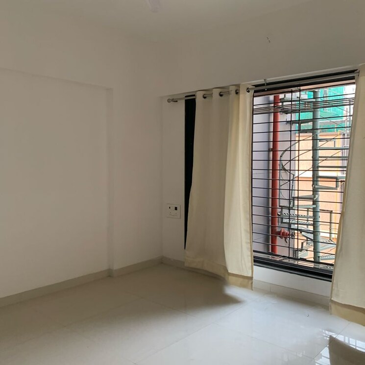 Room, kastur park 3 Bedroom 880 Sq.Ft. Apartment In Kastur Park Mumbai 9853174