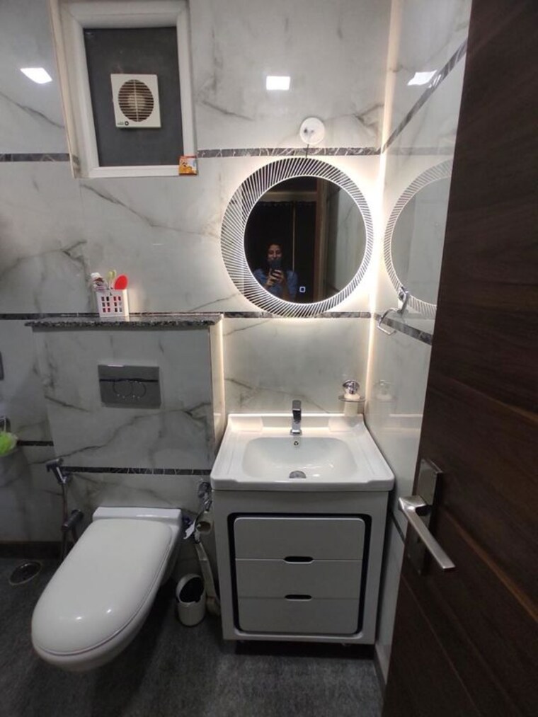 Bathroom, sector 38 2 Bedroom 1461 Sq.Ft. Builder Floor In Sector 38 Gurgaon 9853175