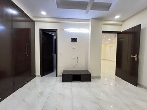 Building Lobby in 3 BHK Builder Floor at Anand Vihar – for Rent
