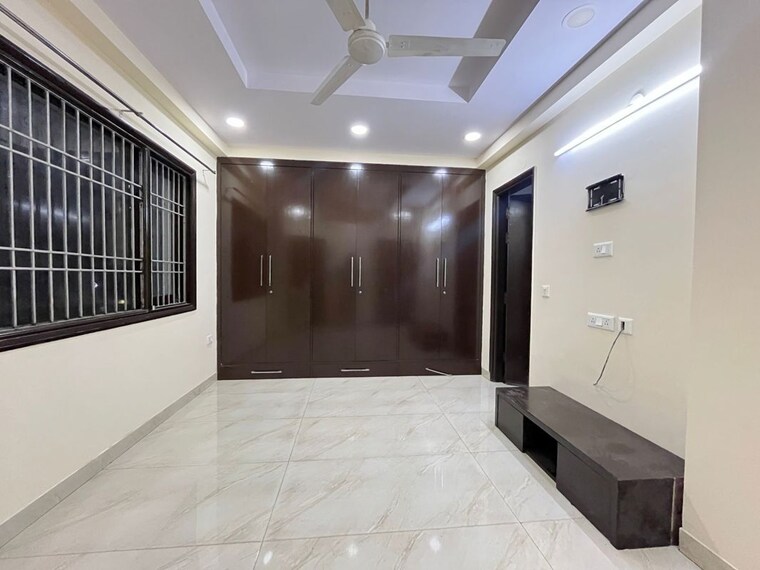 Kitchen, anand vihar 3 Bedroom 2700 Sq.Ft. Builder Floor In Anand Vihar Delhi 9853179