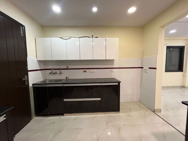 Kitchen, anand vihar 3 Bedroom 2700 Sq.Ft. Builder Floor In Anand Vihar Delhi 9853179