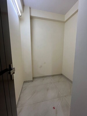 Bathroom in 3 BHK Builder Floor at Anand Vihar – for Rent