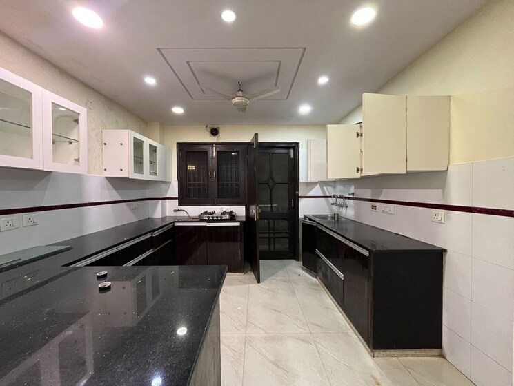 Kitchen, anand vihar 3 Bedroom 2700 Sq.Ft. Builder Floor In Anand Vihar Delhi 9853179