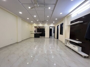 3 BHK Builder Floor For Rent in Anand Vihar