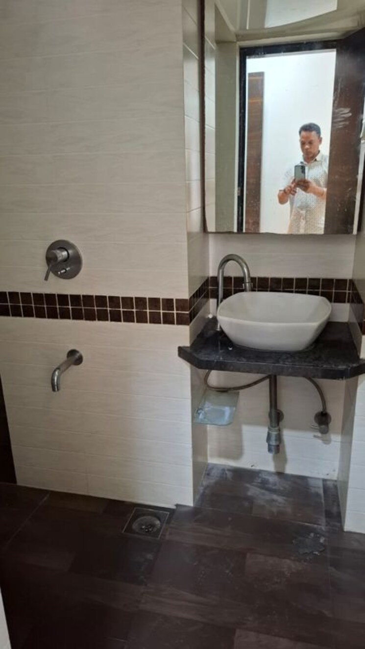 Bathroom, aster-tower 3 Bedroom 1525 Sq.Ft. Apartment In Goregaon East Mumbai 9853180