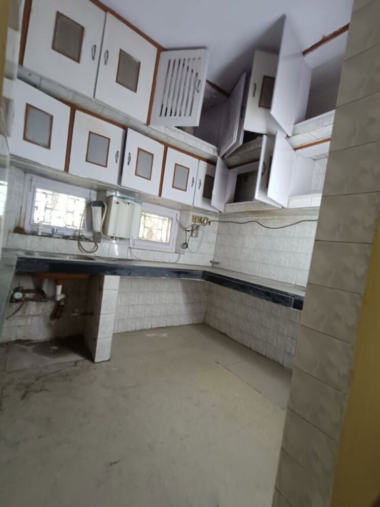 Kitchen, mayur vihar 3.5 Bedroom 1450 Sq.Ft. Builder Floor In Mayur Vihar Delhi 9853185