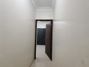 Room in 3 BHK Apartment at Aster Tower, Goregaon East – for Rent