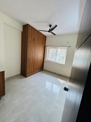 Room in 2 BHK Apartment at Hafeezpet – for Rent