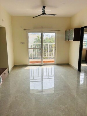 Room in 2 BHK Apartment at Hafeezpet – for Rent