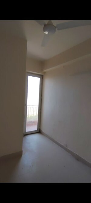 Room in 4 BHK Apartment at Ansal Highland Park, Sector 103 – for Rent