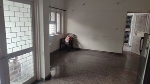 Room in 1.5 BHK Builder Floor at Mayur Vihar – for Rent