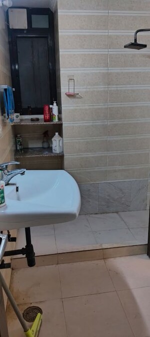 Bathroom in 1.5 BHK Builder Floor at Mayur Vihar – for Rent