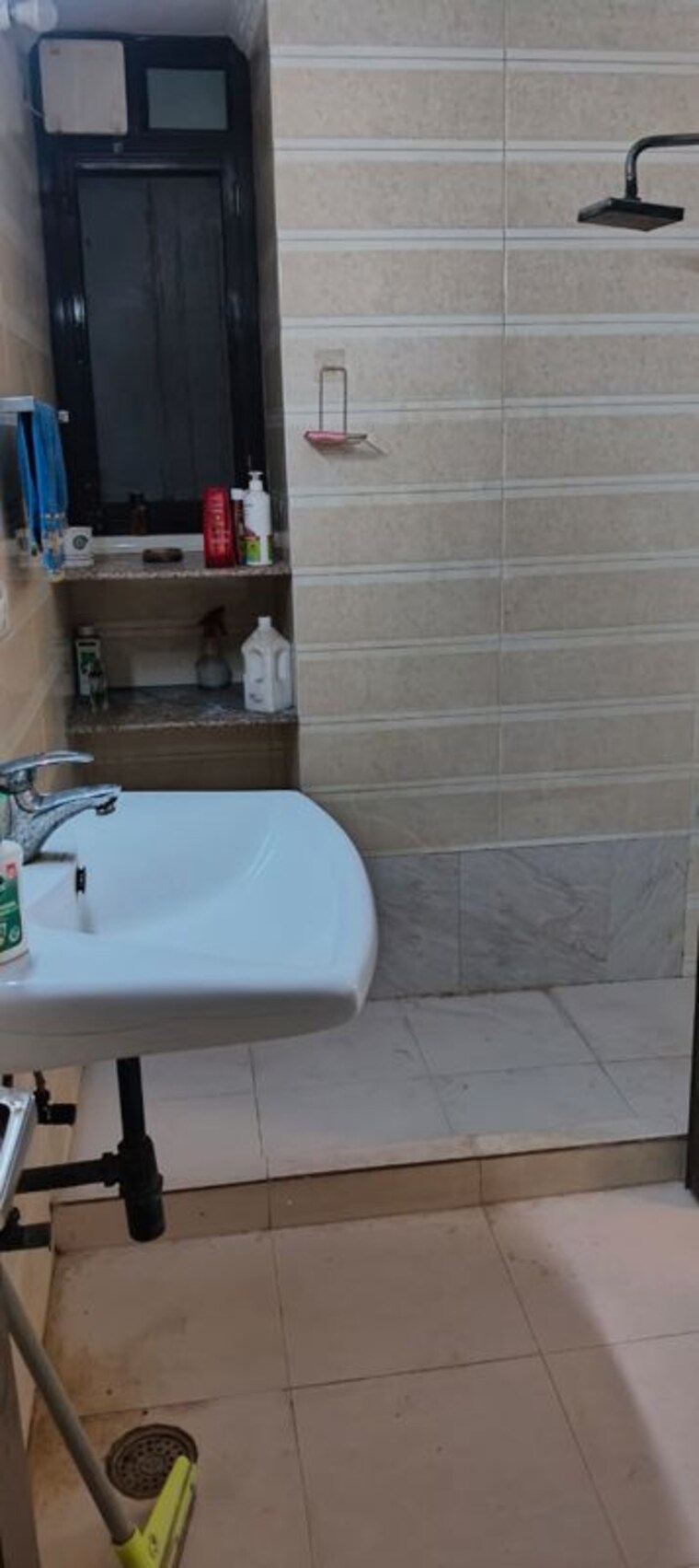 Bathroom, mayur vihar 1.5 Bedroom 450 Sq.Ft. Builder Floor In Mayur Vihar Delhi 9853200