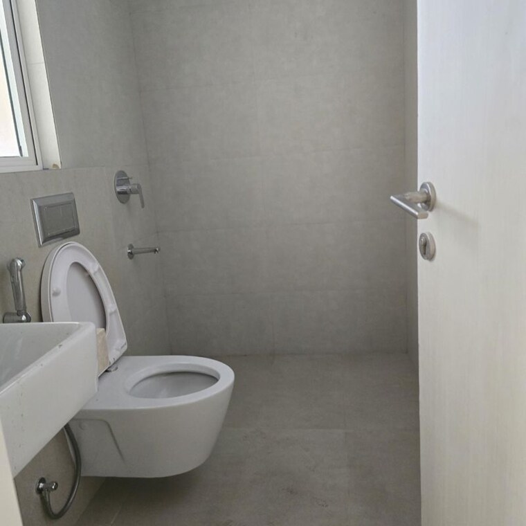 Bathroom, indiabulls-sky-forest 3 Bedroom 1680 Sq.Ft. Apartment In Dighe Nagar Mumbai 9853204