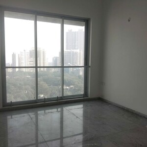Room in 4 BHK Apartment at Kalpataru Avana, Parel – for Sale
