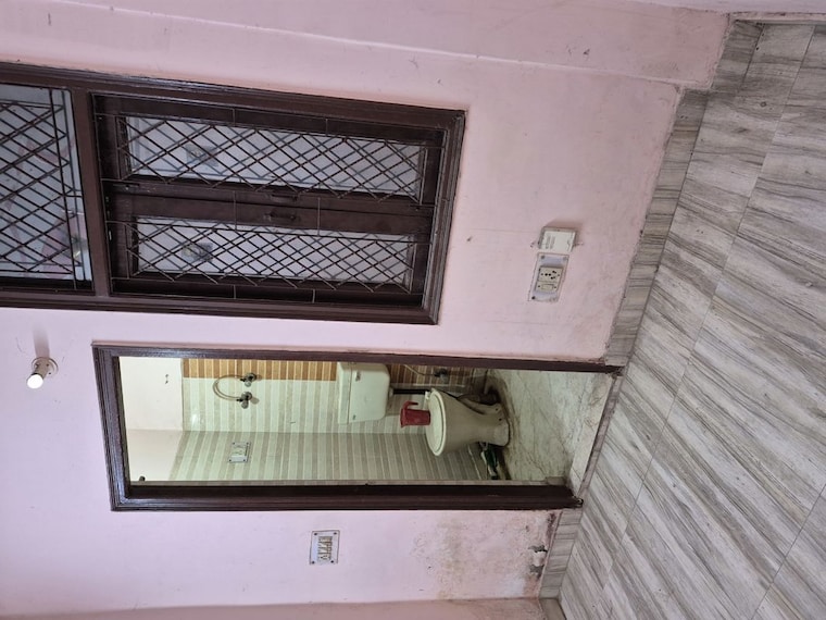 undefined, mayur vihar 2.5 Bedroom 480 Sq.Ft. Builder Floor In Mayur Vihar Delhi 9853210