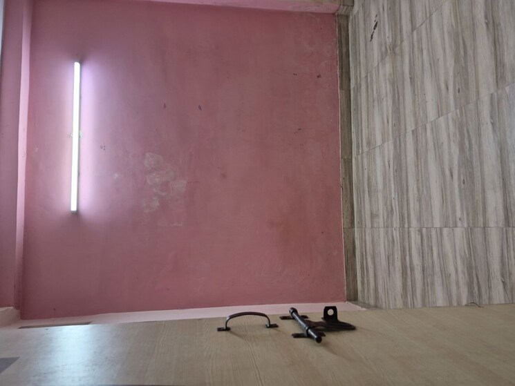 Room, mayur vihar 2.5 Bedroom 480 Sq.Ft. Builder Floor In Mayur Vihar Delhi 9853210