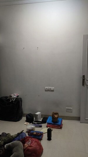 Furnished Amenities in 1 BHK Apartment at K Raheja Heights, Malad East – for Rent