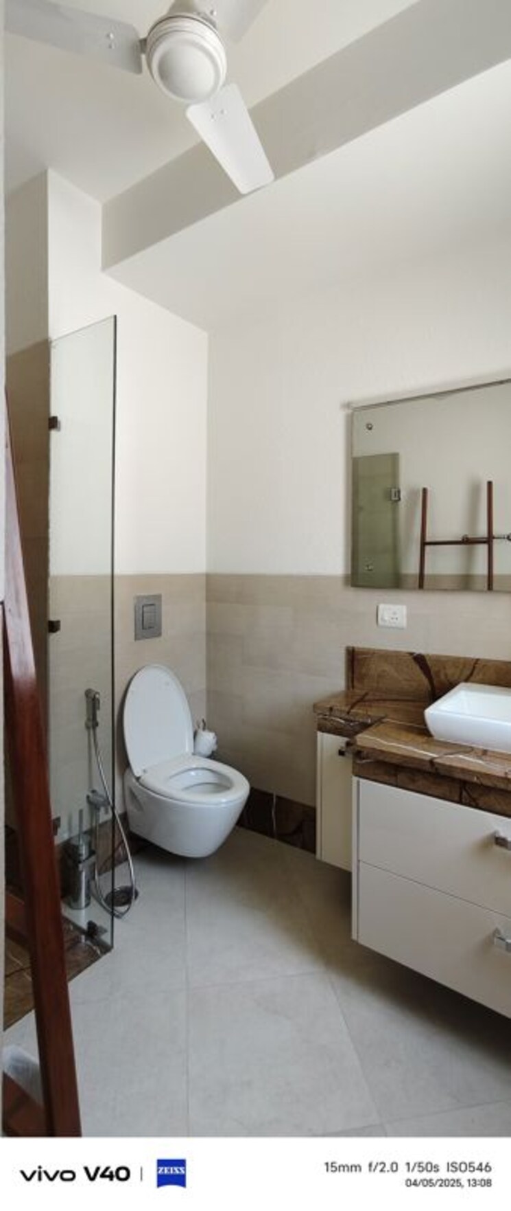 Bathroom, jor bagh 3 Bedroom 375 Sq.Yd. Apartment In Jor Bagh Delhi 9853217