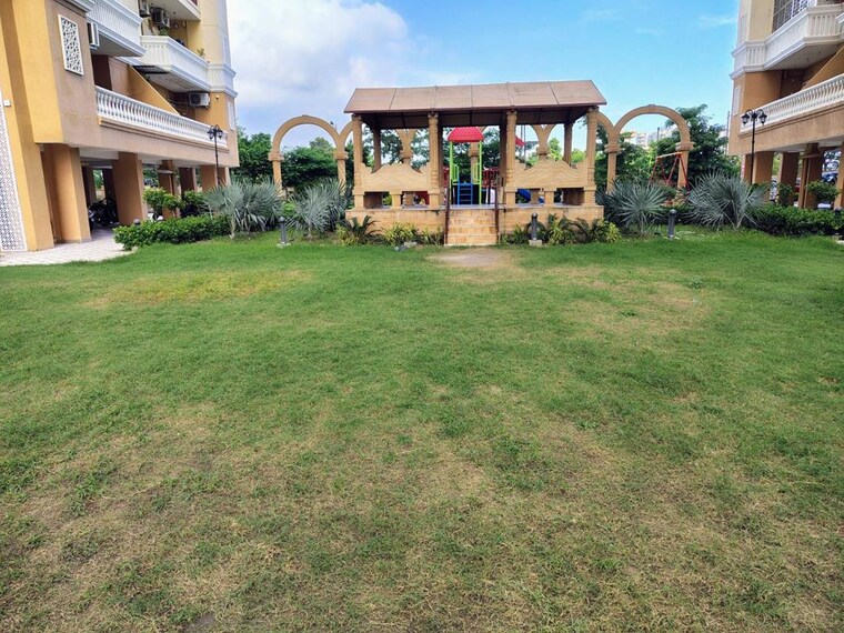 Garden, tejas-greenberry-signatures 2.5 Bedroom 1039 Sq.Ft. Apartment In Vrindavan Yojna Lucknow 9853229