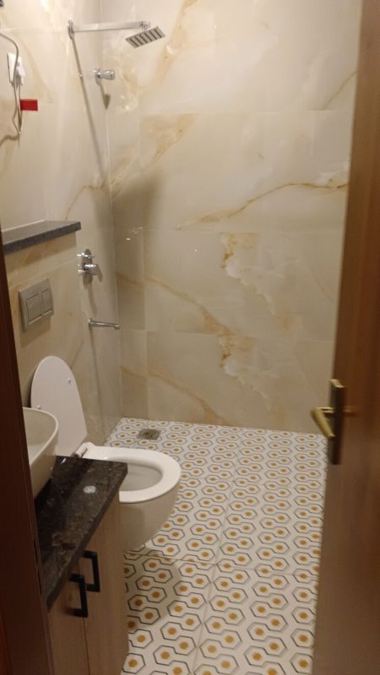 Bathroom, sector 45 1 Bedroom 400 Sq.Ft. Apartment In Sector 45 Gurgaon 9853236