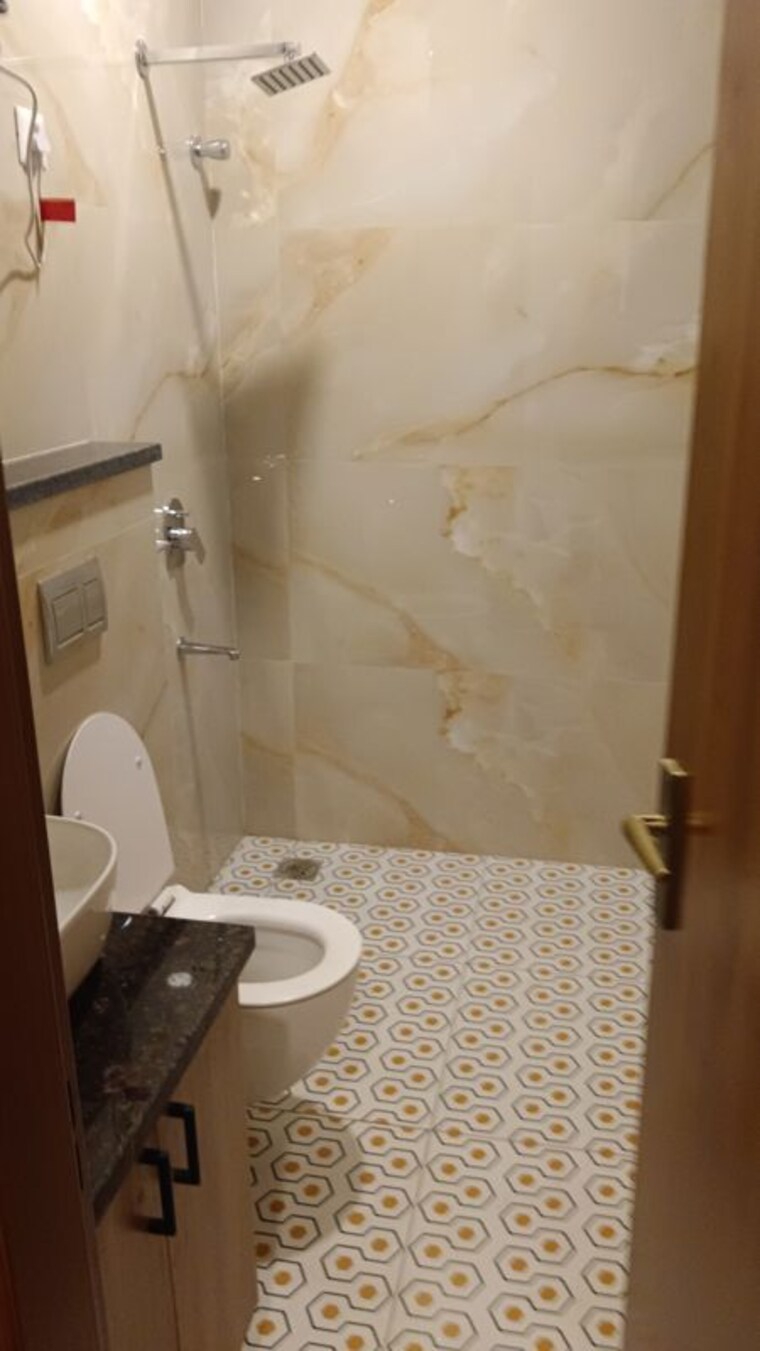 Bathroom, sector 45 1 Bedroom 400 Sq.Ft. Apartment In Sector 45 Gurgaon 9853236