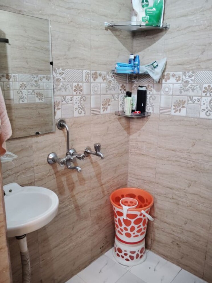 Bathroom, saket 1.5 Bedroom 650 Sq.Ft. Builder Floor In Saket Delhi 9853254