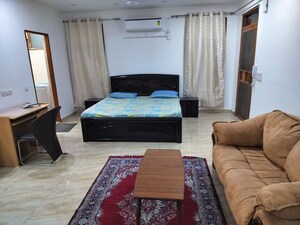  Apartment For Rent in Defence Colony