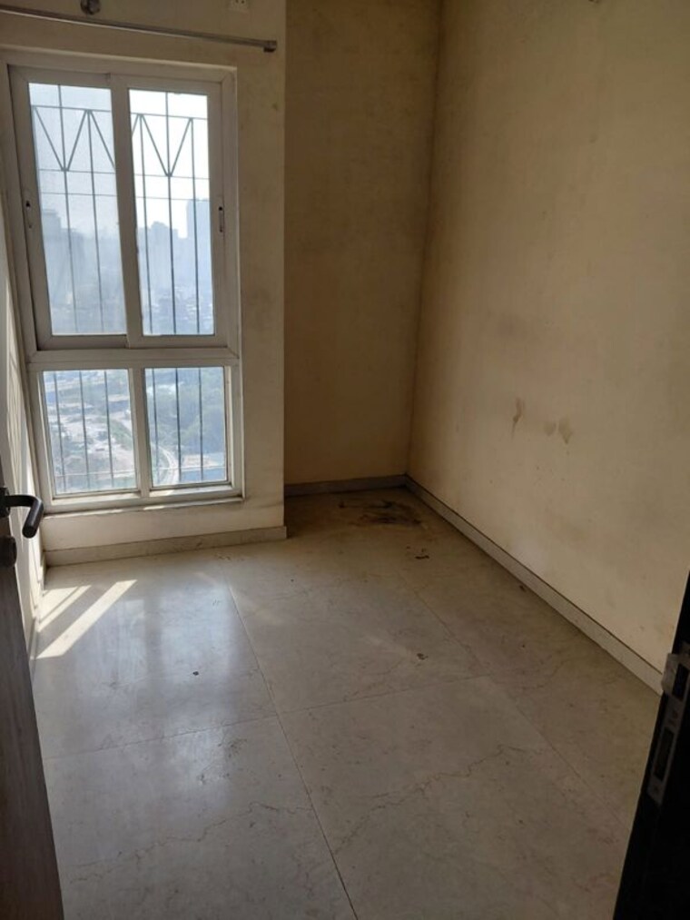 Room, dosti-west-county 1.5 Bedroom 550 Sq.Ft. Apartment In Balkum Pada Thane 9853260