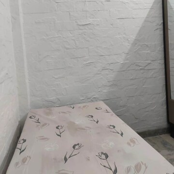 Room in  Pg at Borivali East – for Rent