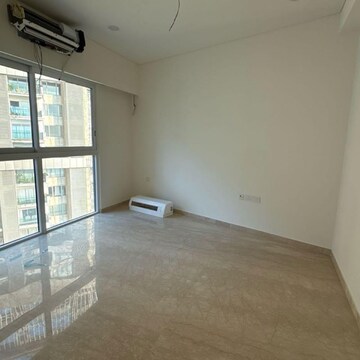 Room in 4 BHK Apartment at Lokhandwala Minerva Mahalaxmi, Arthur rd – for Sale