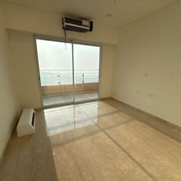 Room in 4 BHK Apartment at Lokhandwala Minerva Mahalaxmi, Arthur rd – for Sale