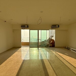 Room in 4 BHK Apartment at Lokhandwala Minerva Mahalaxmi, Arthur rd – for Sale