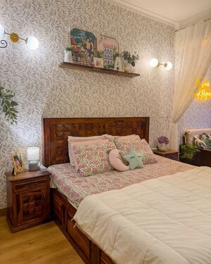 Bedroom in 3 BHK Apartment at Ekta Crest, Chembur – for Rent