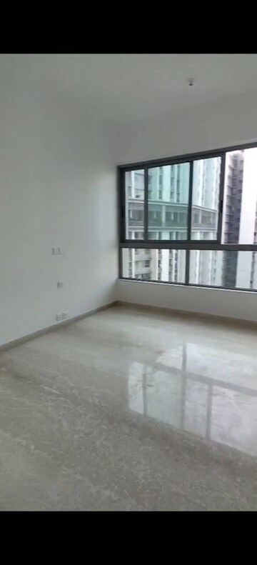 Room in 3 BHK Apartment at Kalpataru Immensa G, Kolshet Road – for Sale