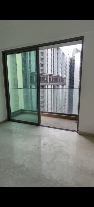 Room in 3 BHK Apartment at Kalpataru Immensa G, Kolshet Road – for Sale