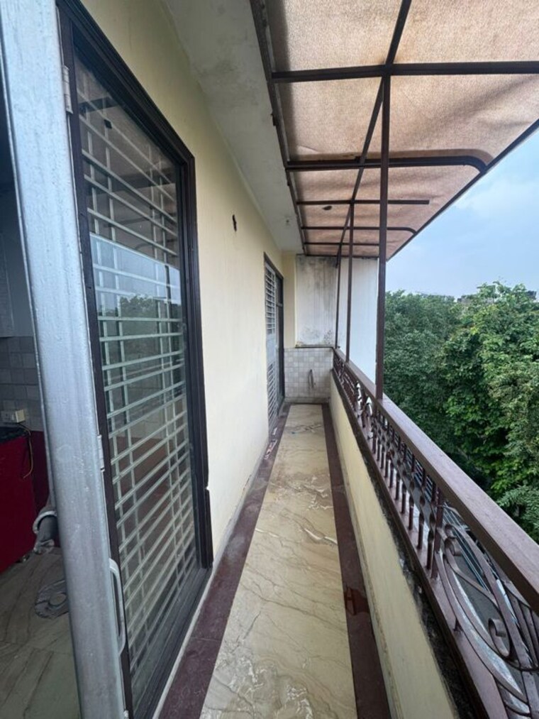 Balcony, surajmal vihar 3 Bedroom 1800 Sq.Ft. Independent House In Surajmal Vihar Delhi 9853340