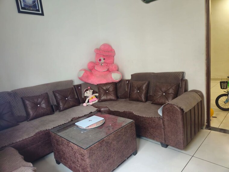 Living Room, pir machalla 3 Bedroom 1500 Sq.Ft. Builder Floor In Pir Machalla Zirakpur 9853344