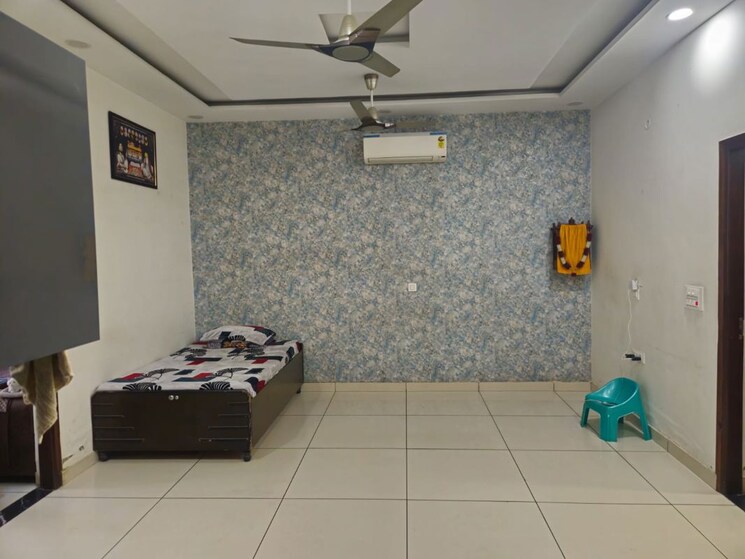 Room, pir machalla 3 Bedroom 1500 Sq.Ft. Builder Floor In Pir Machalla Zirakpur 9853344