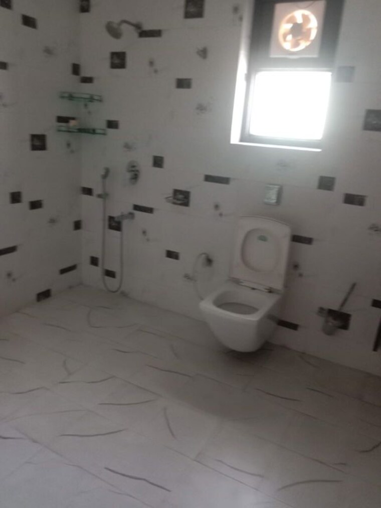 Bathroom, pir machalla 3 Bedroom 1500 Sq.Ft. Builder Floor In Pir Machalla Zirakpur 9853344