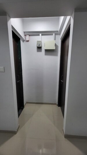 Building Lobby in 1 BHK Apartment at Highland Pearl, Thane West – for Rent
