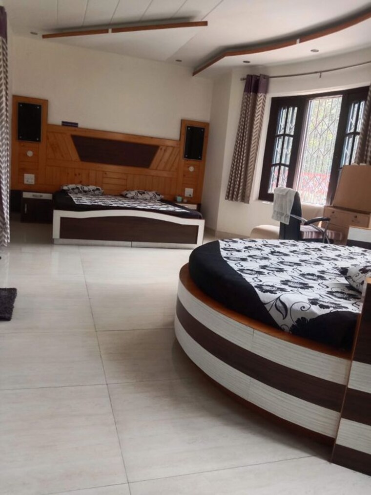 Living Room, pir machalla 3 Bedroom 2250 Sq.Ft. Apartment In Pir Machalla Zirakpur 9853348