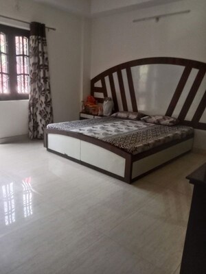 Bedroom in 3 BHK Apartment at Pir Machalla – for Rent