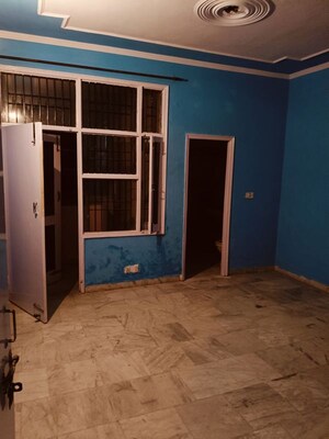 Room in 3 BHK Builder Floor at MS Enclave Zirakpur, Dhakoli – for Rent