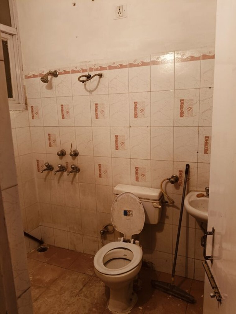 Bathroom, ms-enclave-zirakpur 3 Bedroom 1850 Sq.Ft. Builder Floor In Dhakoli Zirakpur 9853351