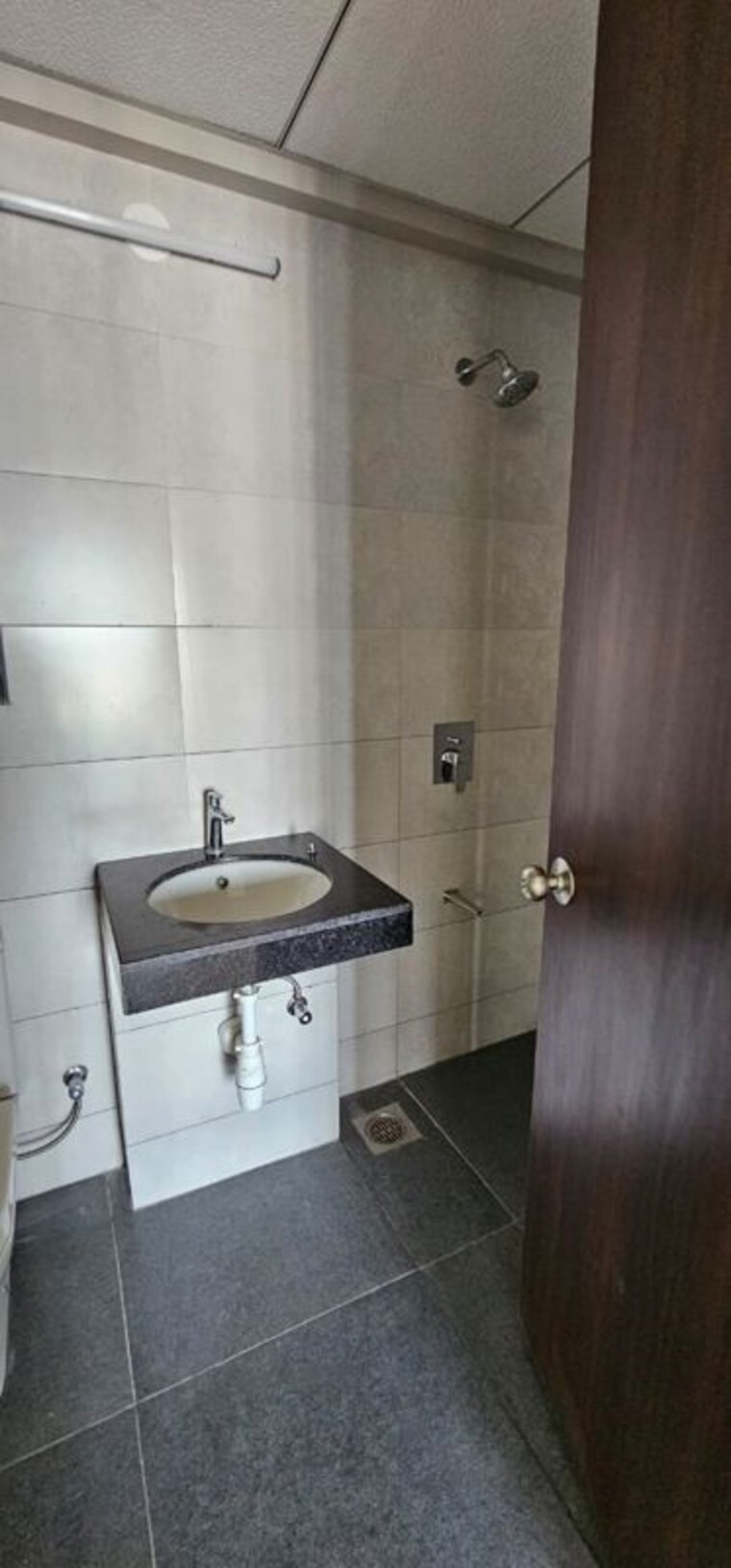 Bathroom, kalpataru-paramount 2 Bedroom 711 Sq.Ft. Apartment In Kapur Bawdi Thane 9853352