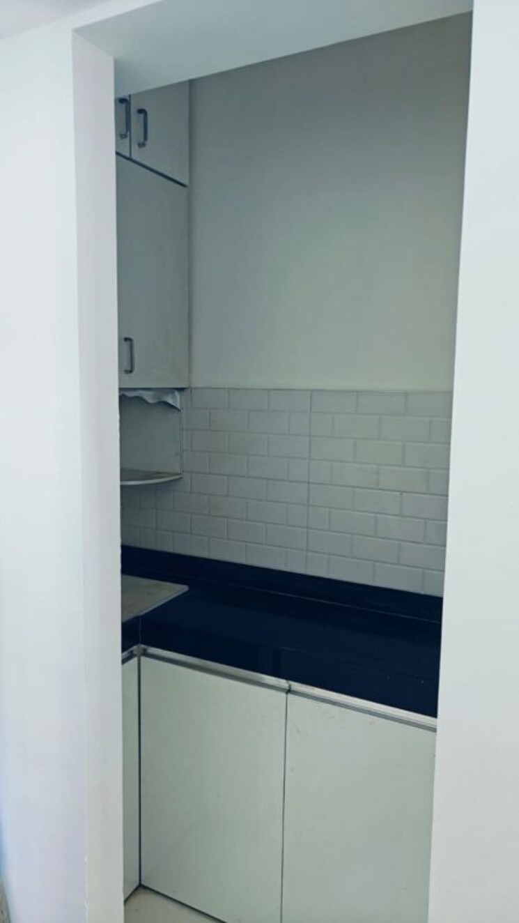 Bathroom, lodha-amara 2 Bedroom 672 Sq.Ft. Apartment In Kolshet Road Thane 9853355