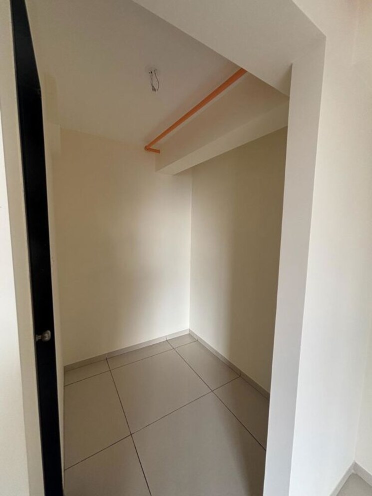 Room, goregaon west 2.5 Bedroom 788 Sq.Ft. Apartment In Goregaon West Mumbai 9853370