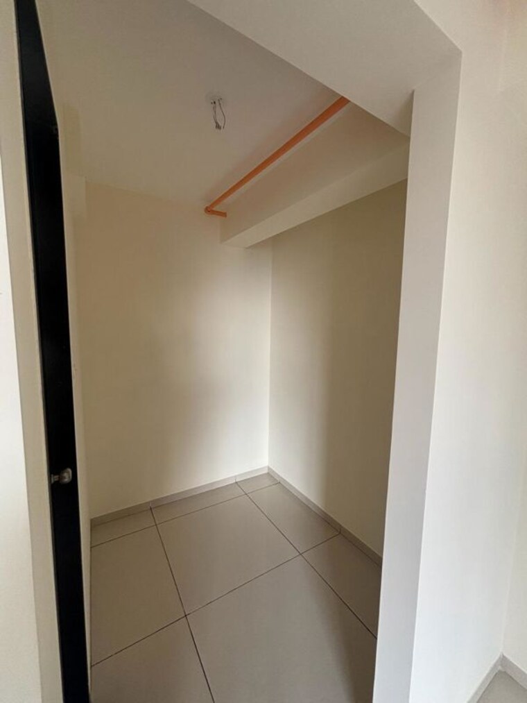 Room, goregaon west 2.5 Bedroom 788 Sq.Ft. Apartment In Goregaon West Mumbai 9853370