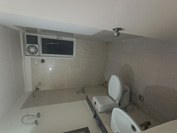 Bathroom in 3 BHK Apartment at Jaypee Greens Kosmos, Sector 134 – for Rent